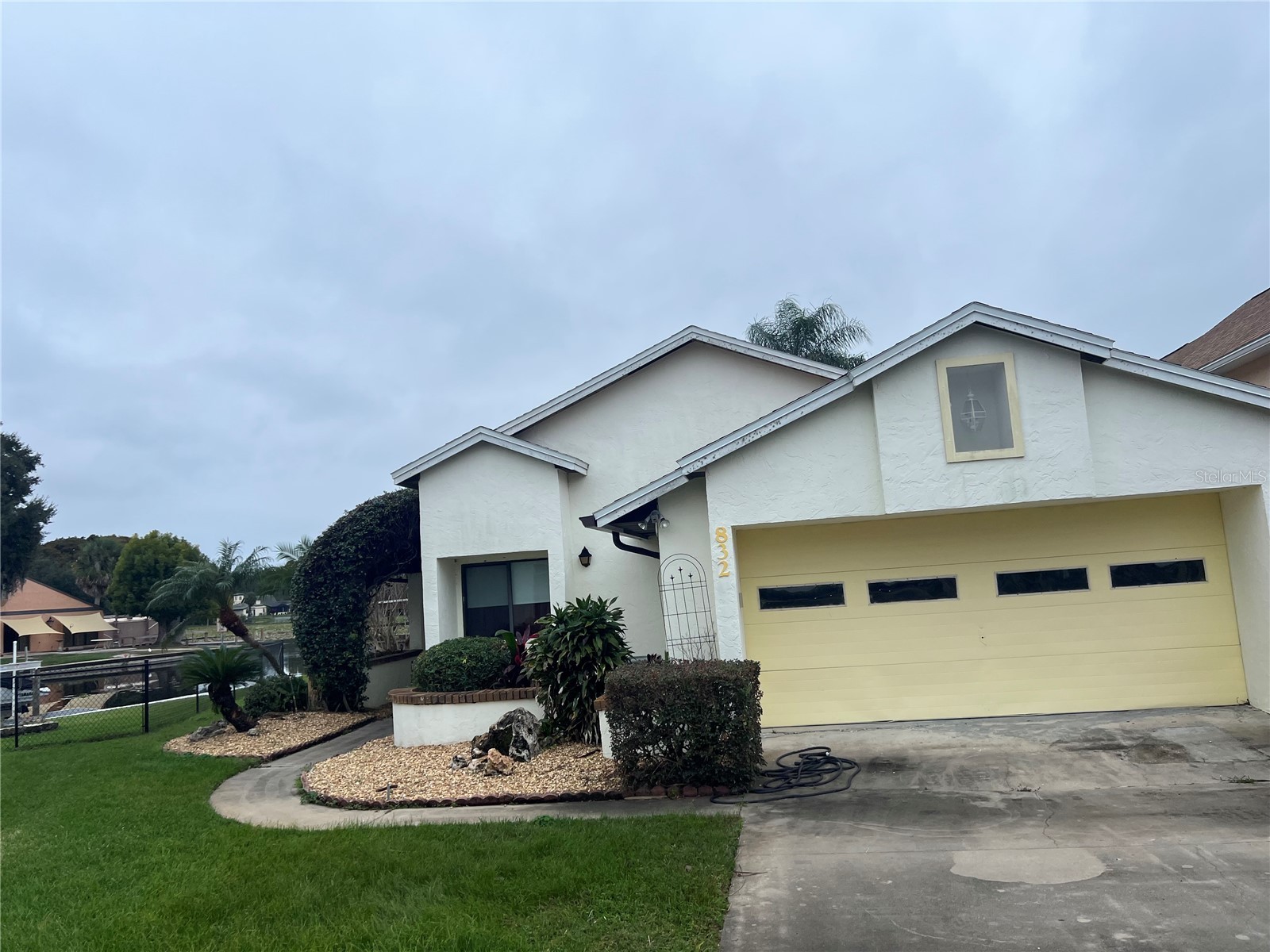 832 PALM HARBOR COURT