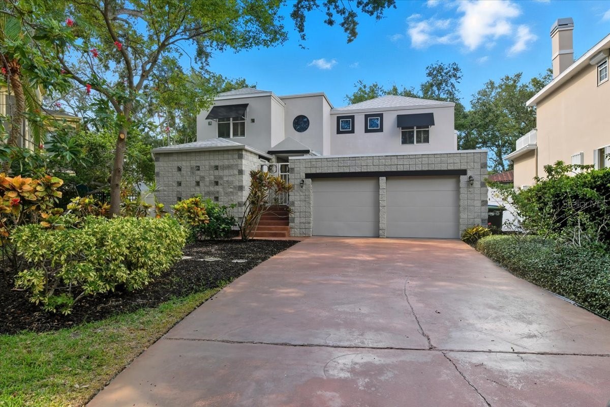 2713 CHAMBRAY LANE