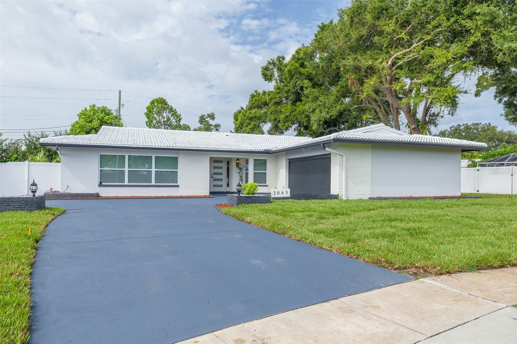 2065 ENVOY COURT