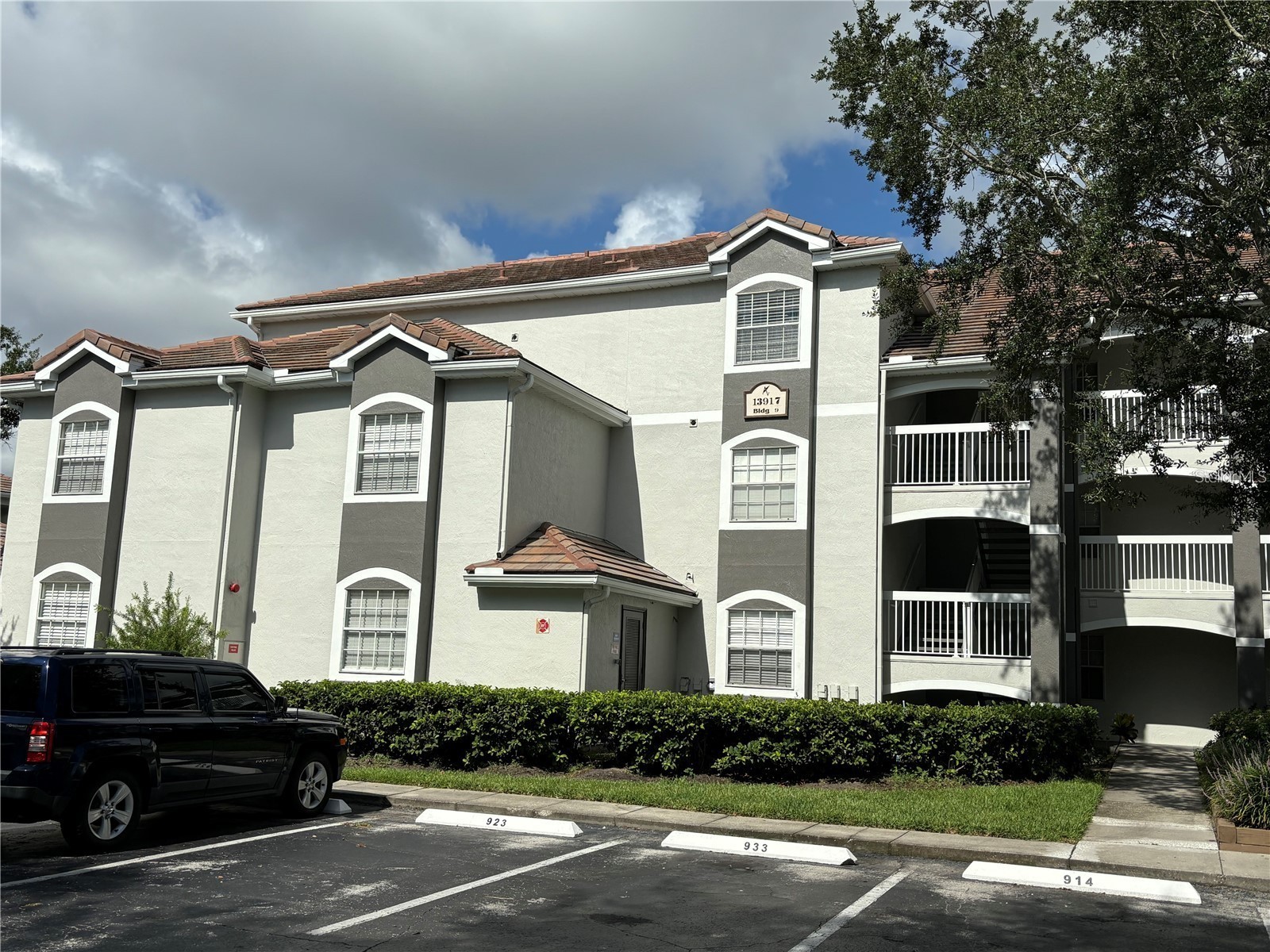 13917 FAIRWAY ISLAND DRIVE 917