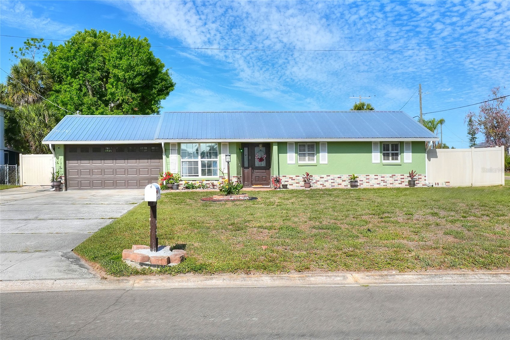 6108 FAIRWAY BOULEVARD