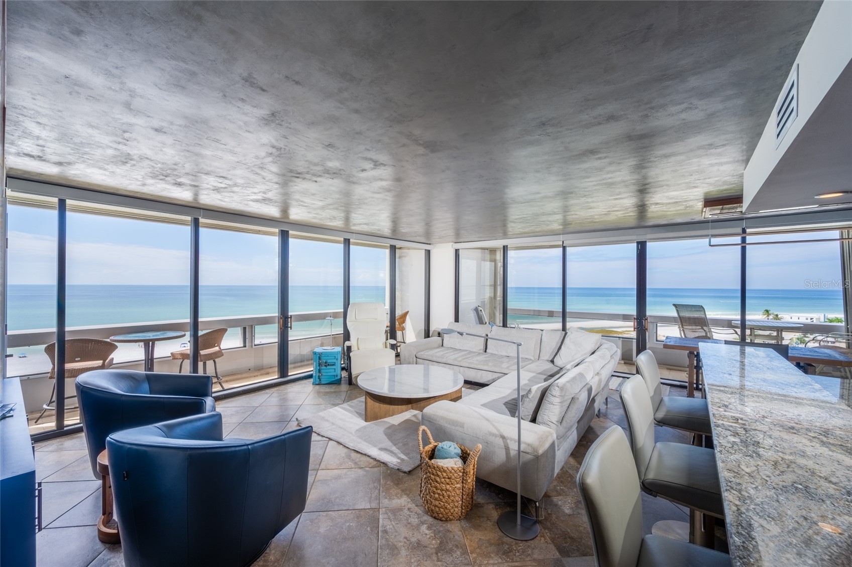 5400 OCEAN BOULEVARD 10-02
