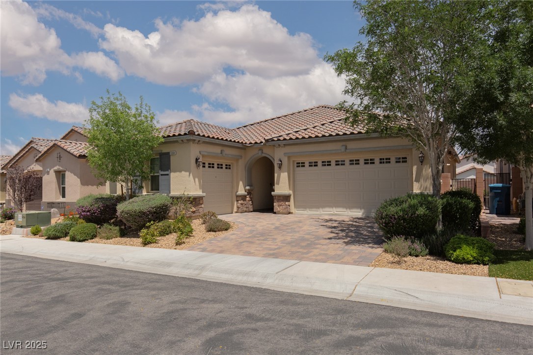 3084 Porte La Paz Avenue