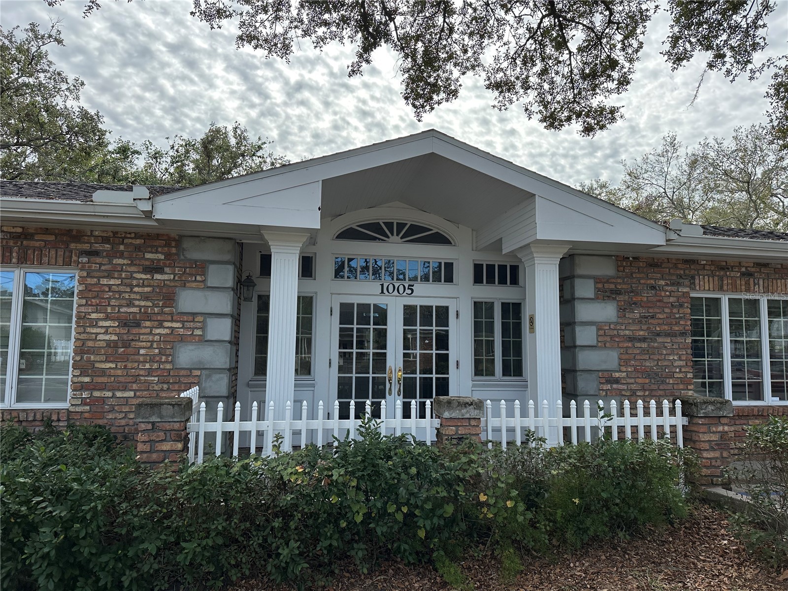 1005 PINELLAS STREET