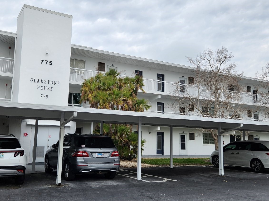 775 JOHN RINGLING BOULEVARD # 33