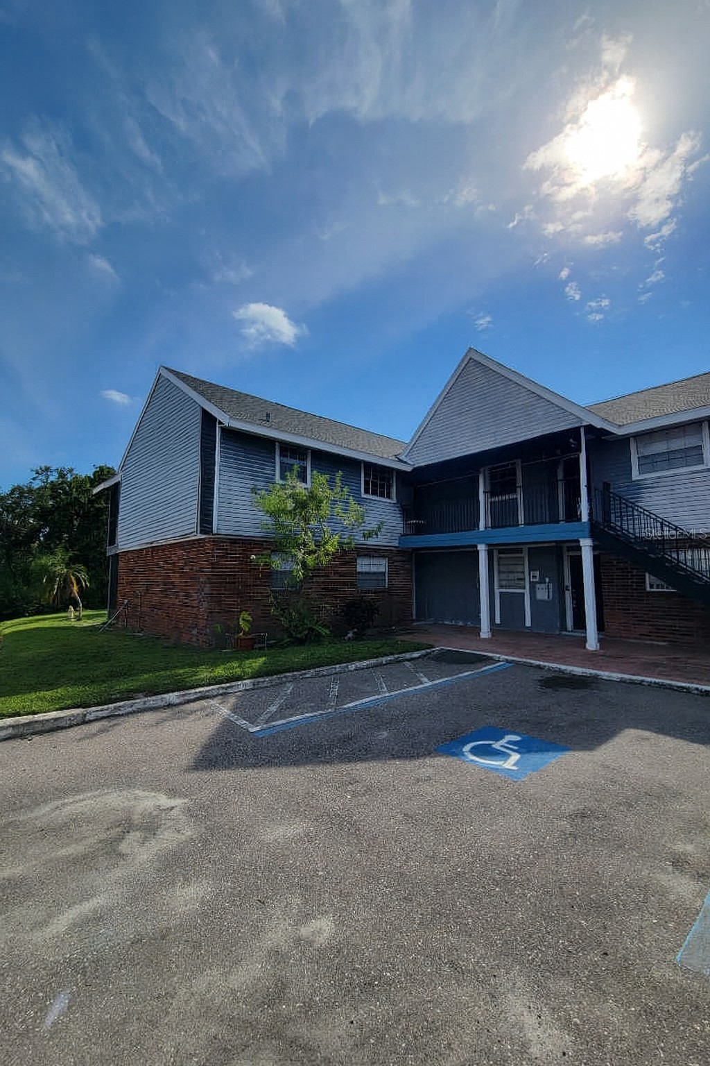200 COUNTRY CLUB DR 1302
