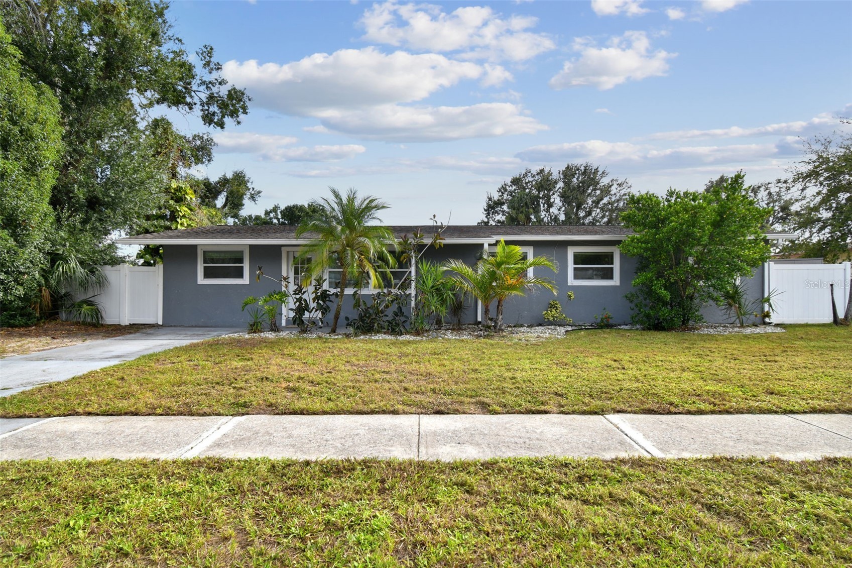 4722 W BAY AVENUE