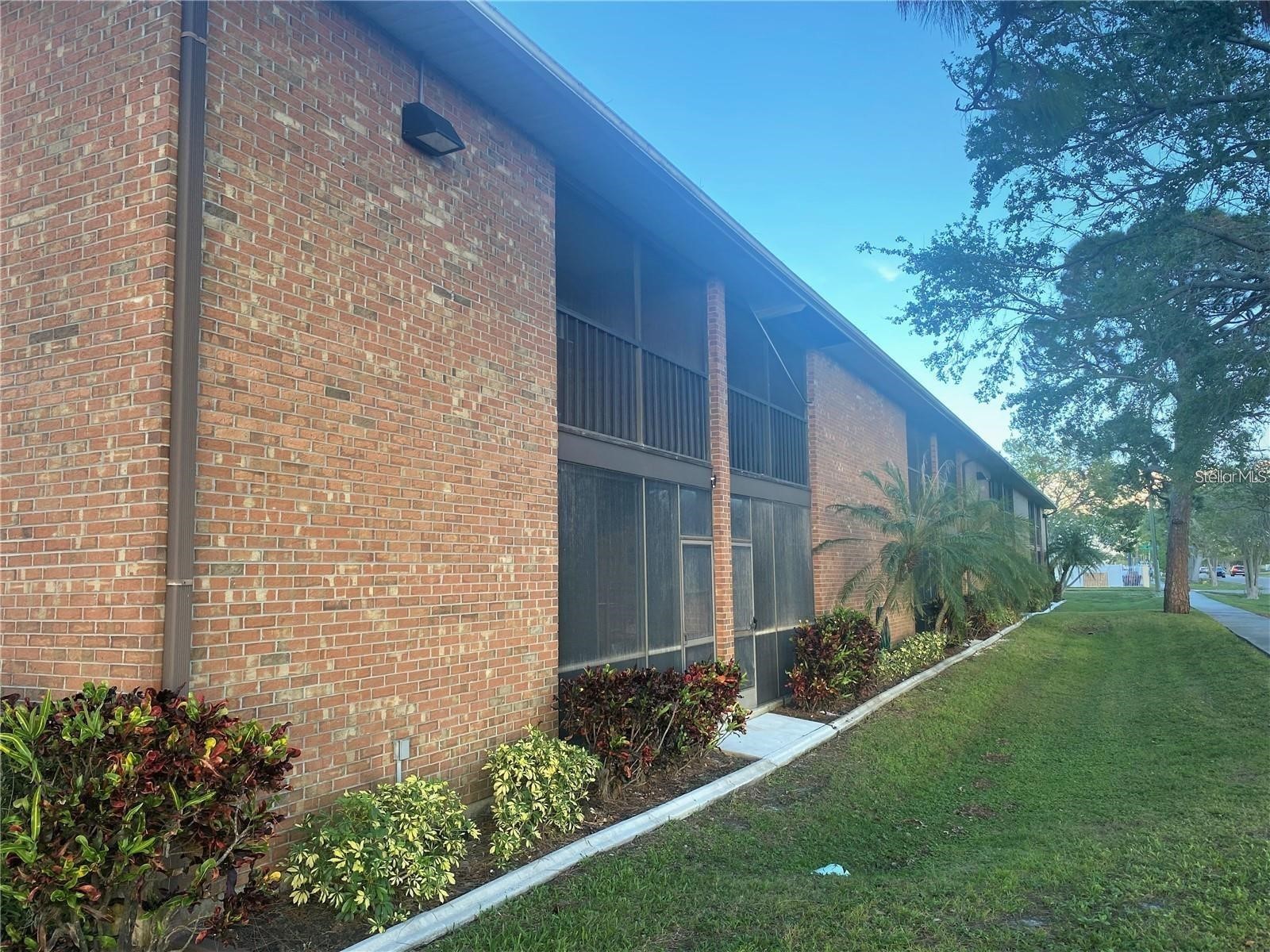 111 AIRPORT AVENUE W 107