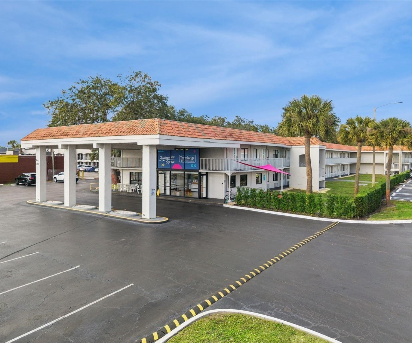 5367 W IRLO BRONSON MEMORIAL HIGHWAY 1-204