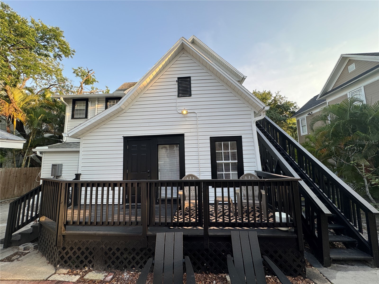 609 W AZEELE STREET 1