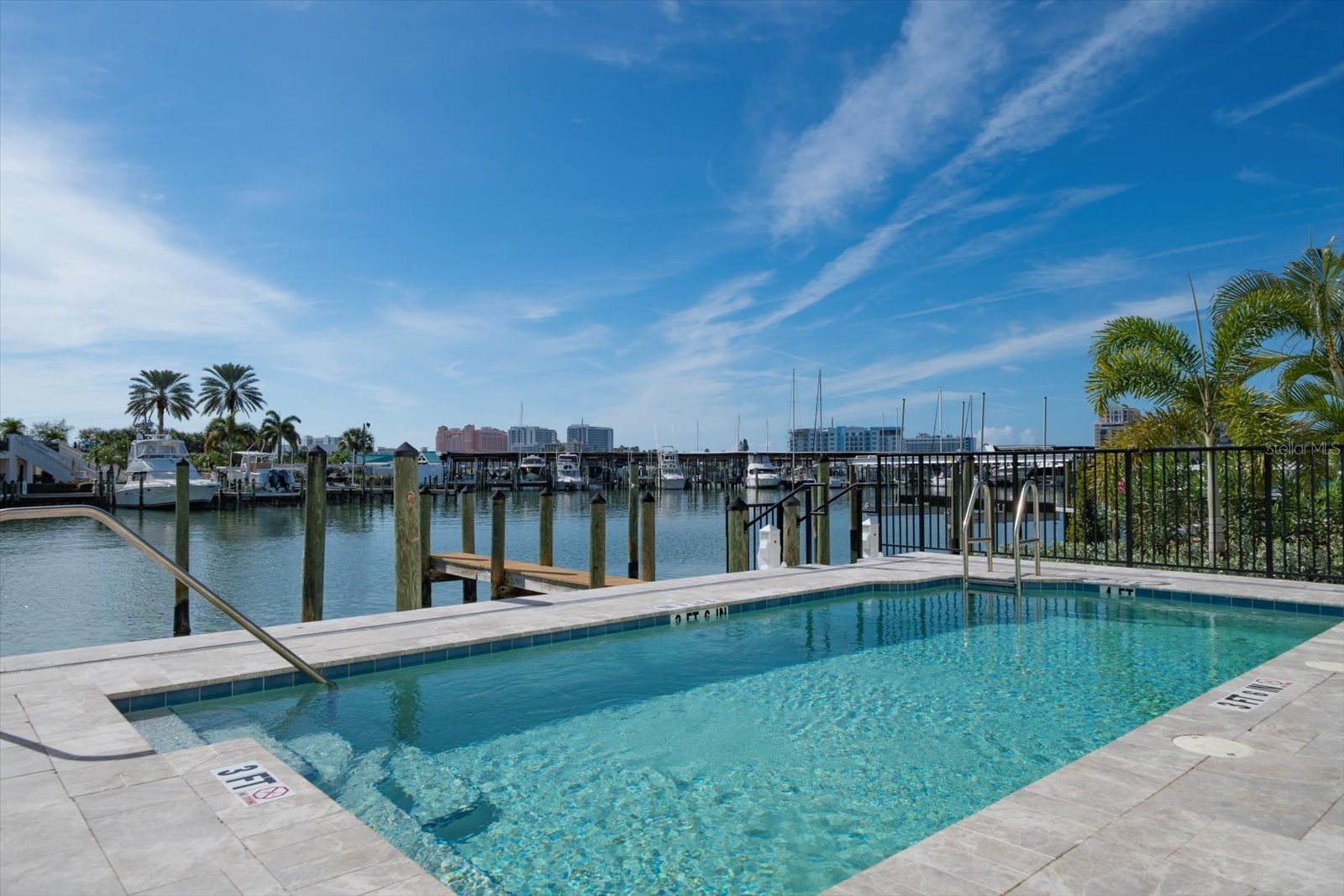 211 DOLPHIN POINT 301