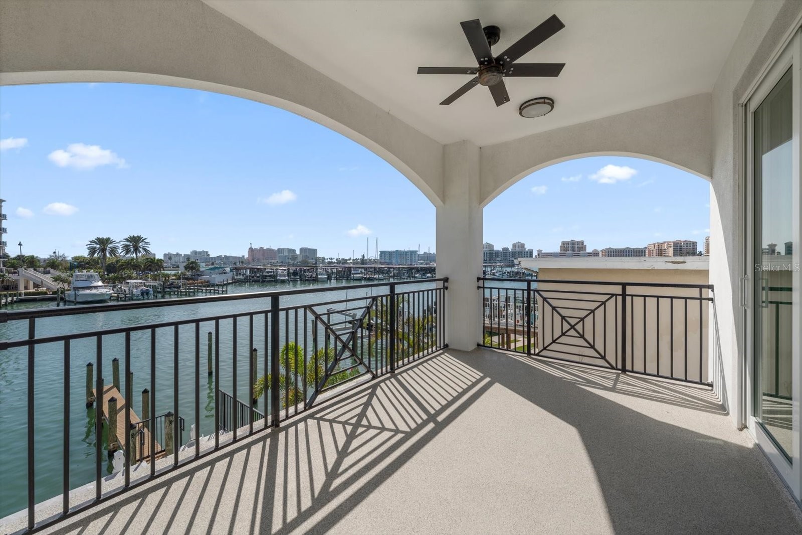 211 DOLPHIN POINT 203