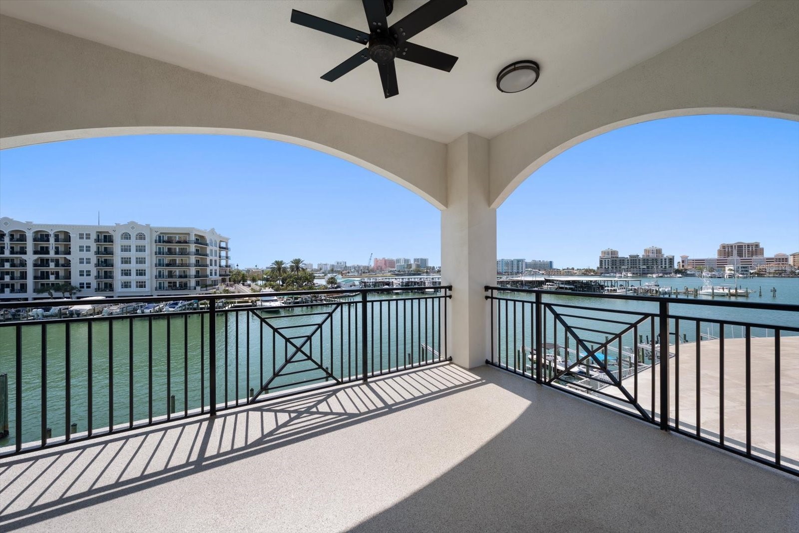 211 DOLPHIN POINT 303