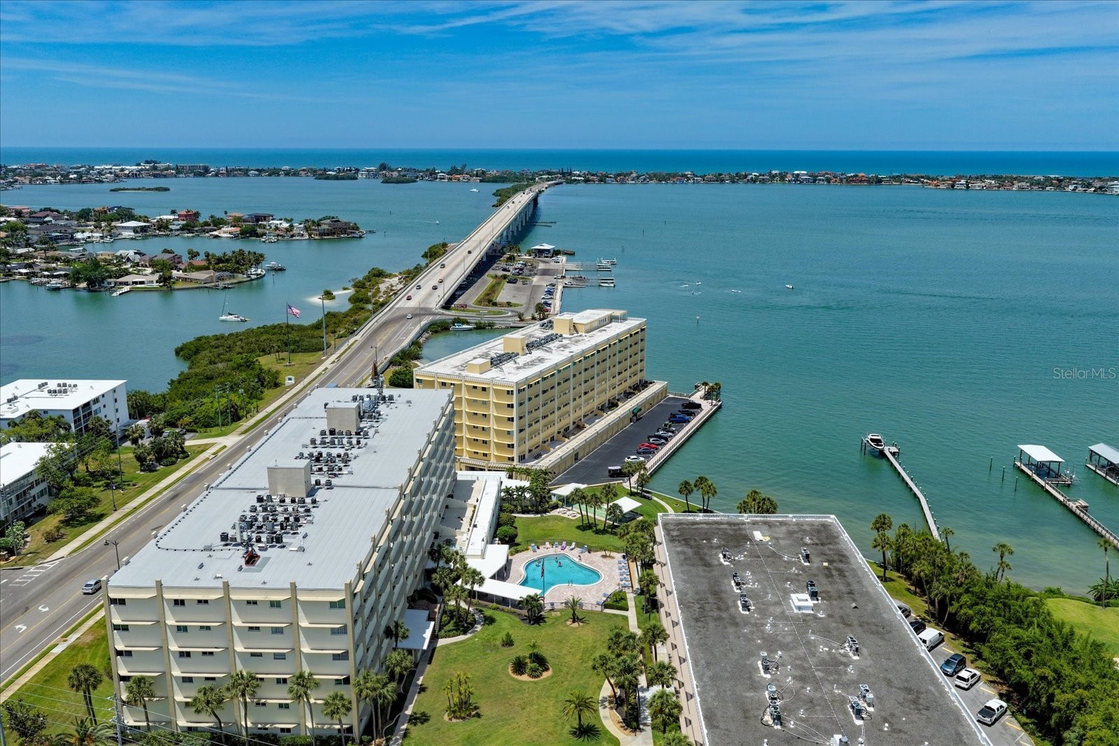 100 BLUFF VIEW DRIVE 506C