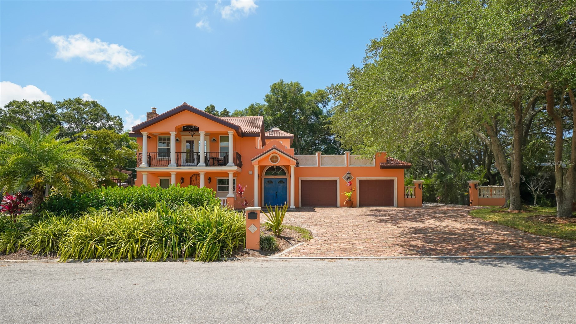 2520 TAMI SOLA STREET