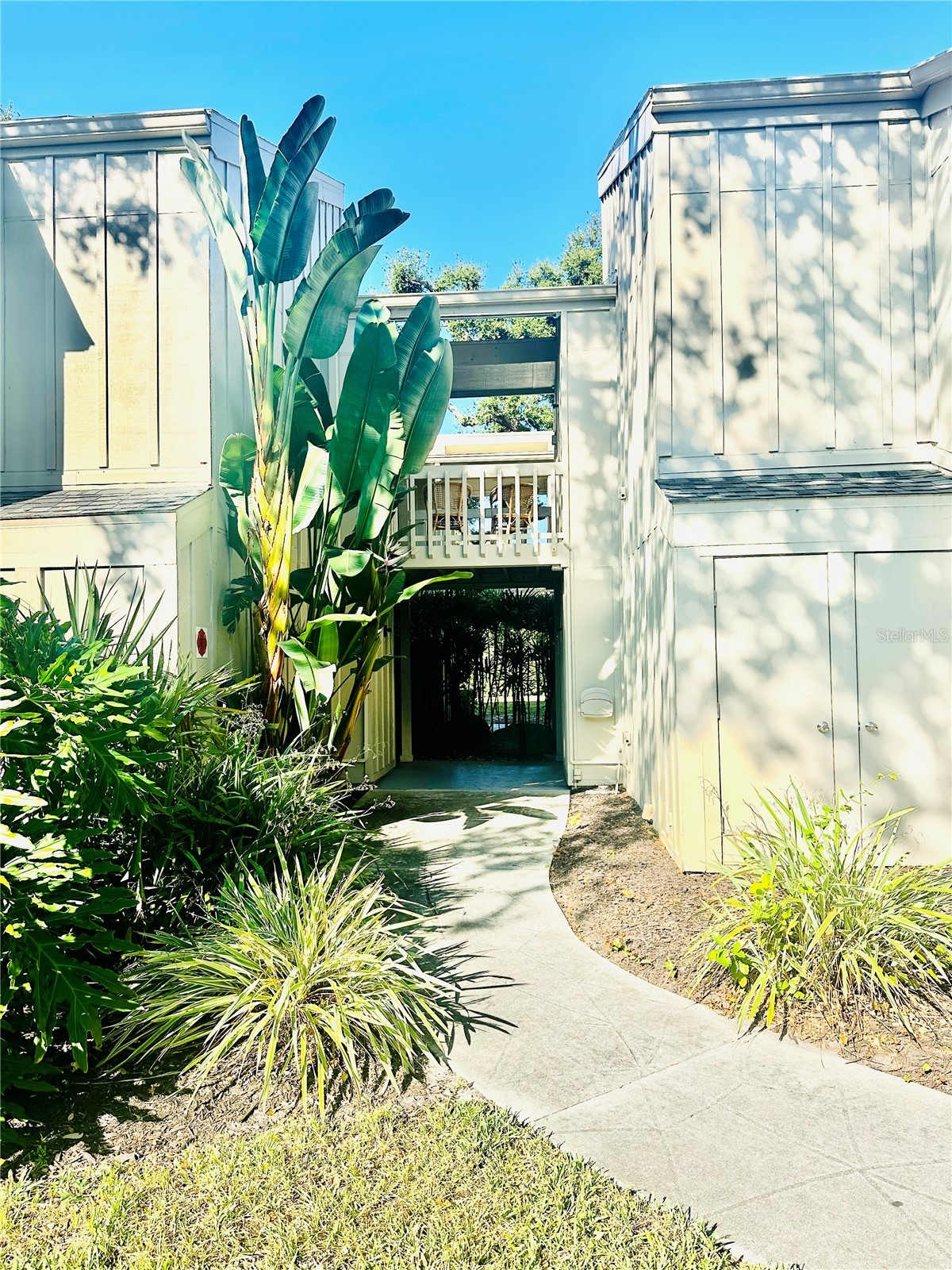 2200 BAHIA VISTA ST B3