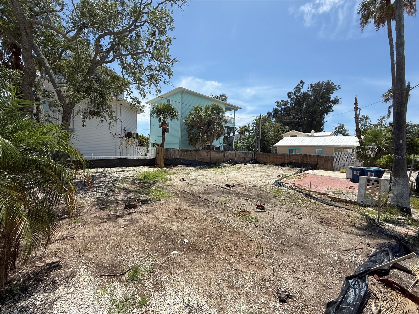 8586 E BAY DRIVE