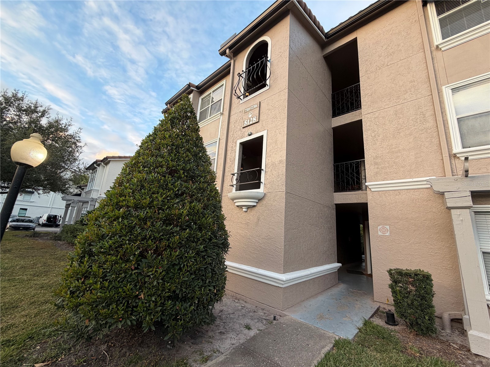 5128 CONROY ROAD 725