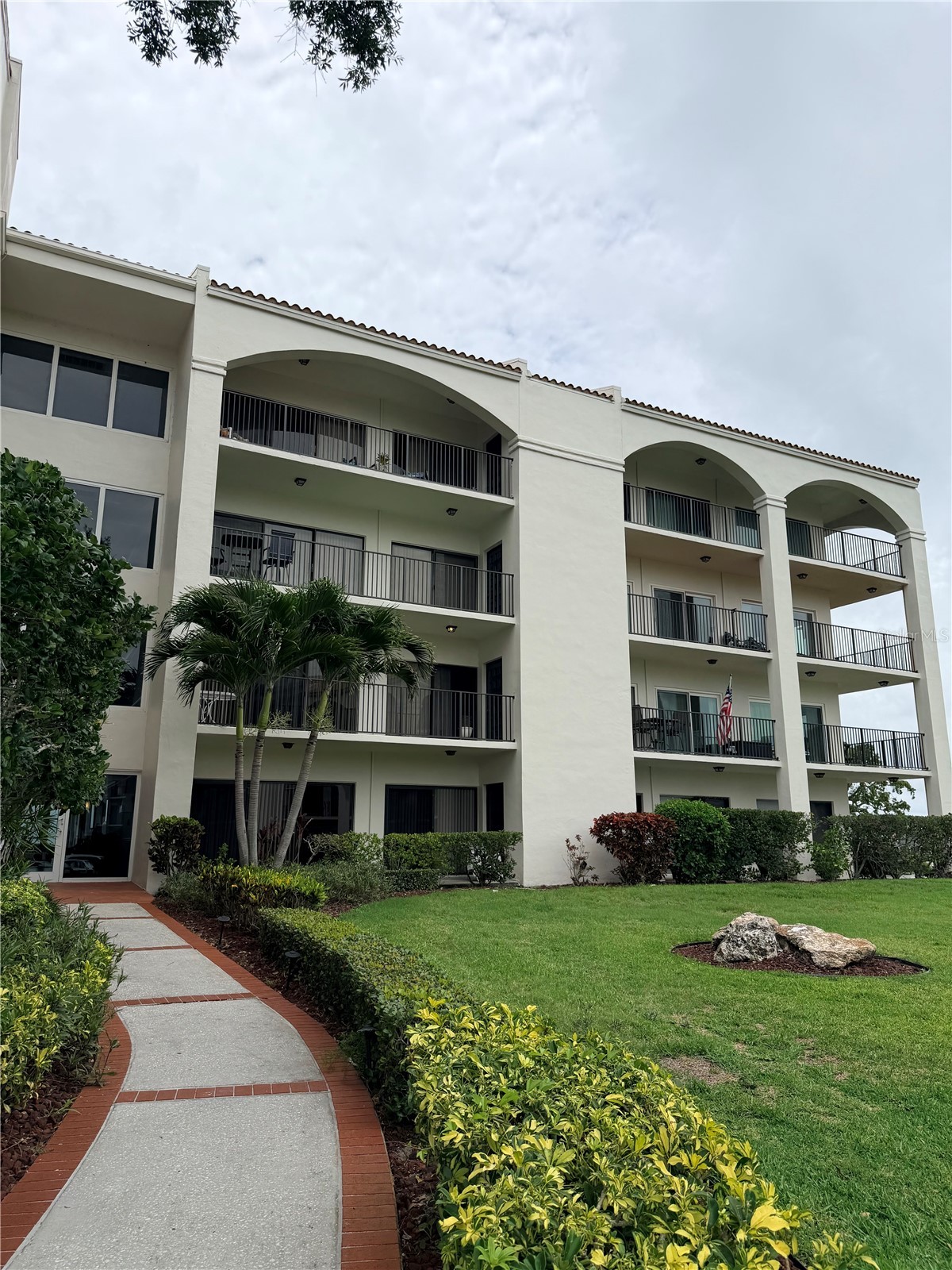 328 MARINER DRIVE 328