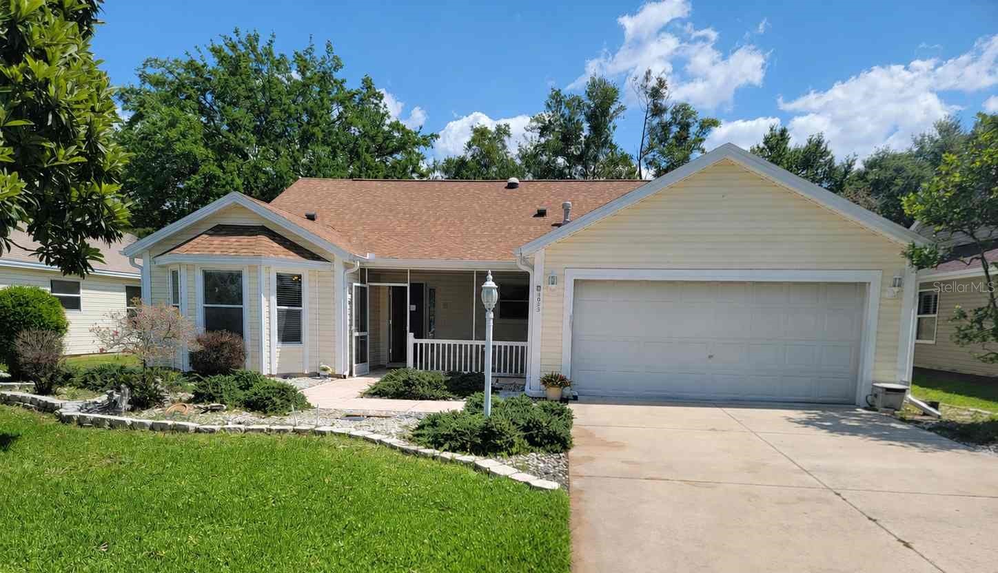 1033 OAK FOREST DRIVE