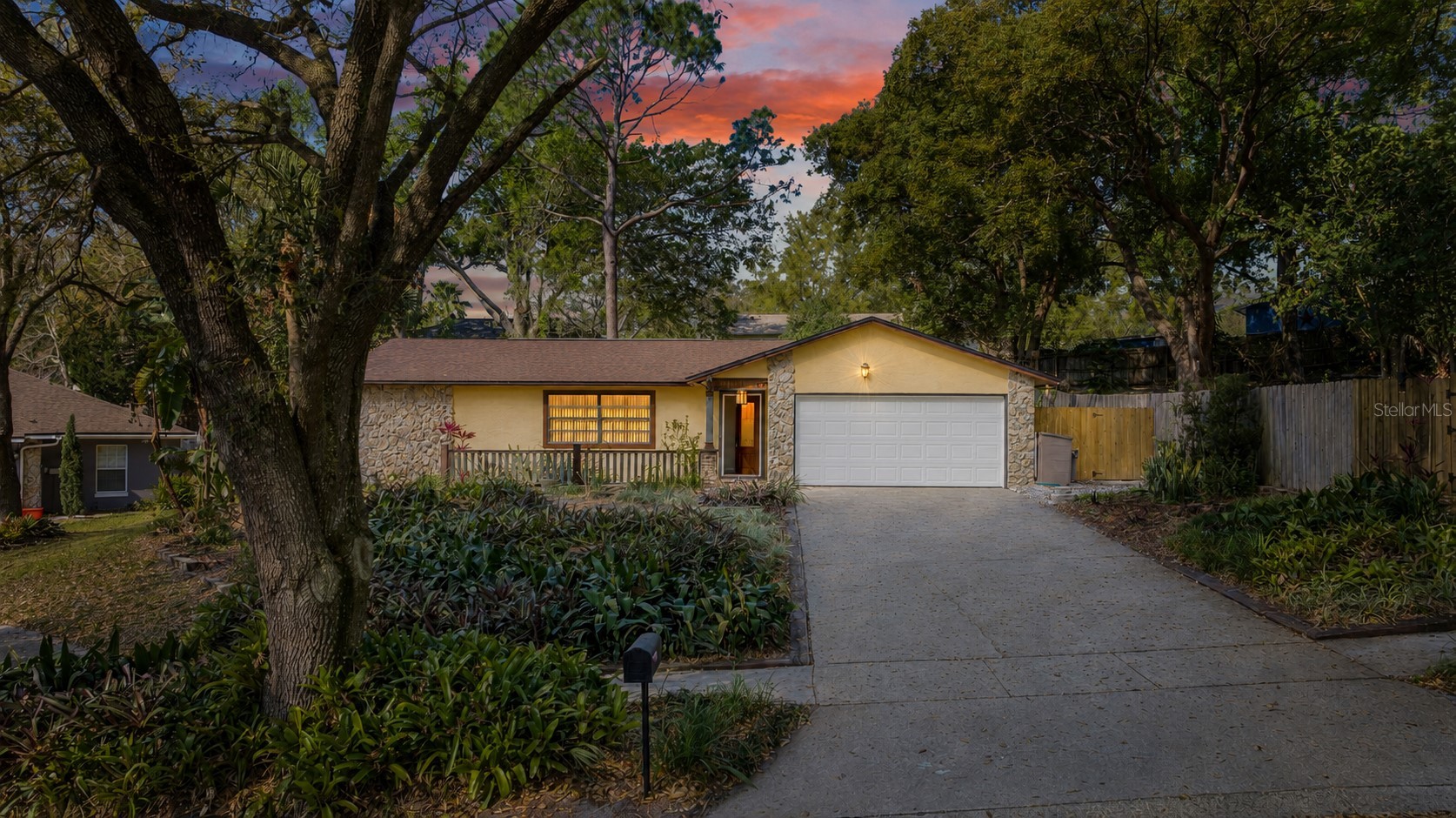 24 BAYRIDGE COURT
