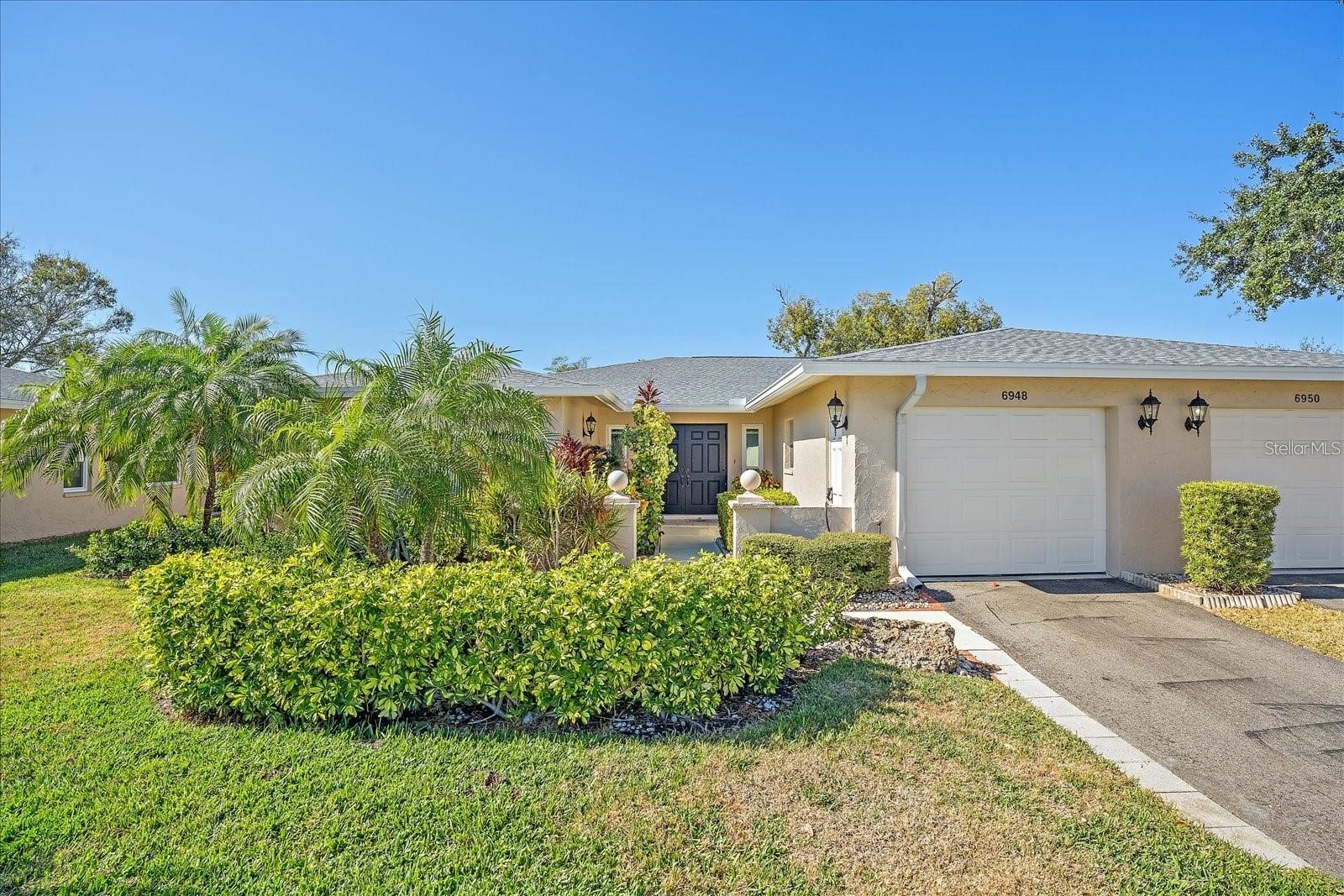 6948 W COUNTRY CLUB DRIVE N V-81