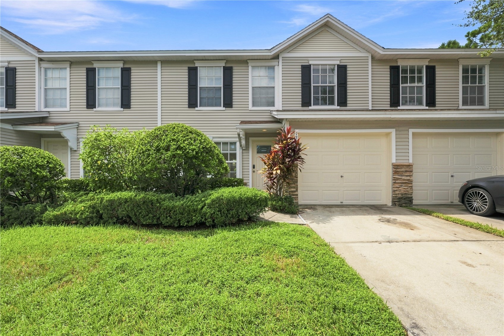 13158 THOROUGHBRED LOOP