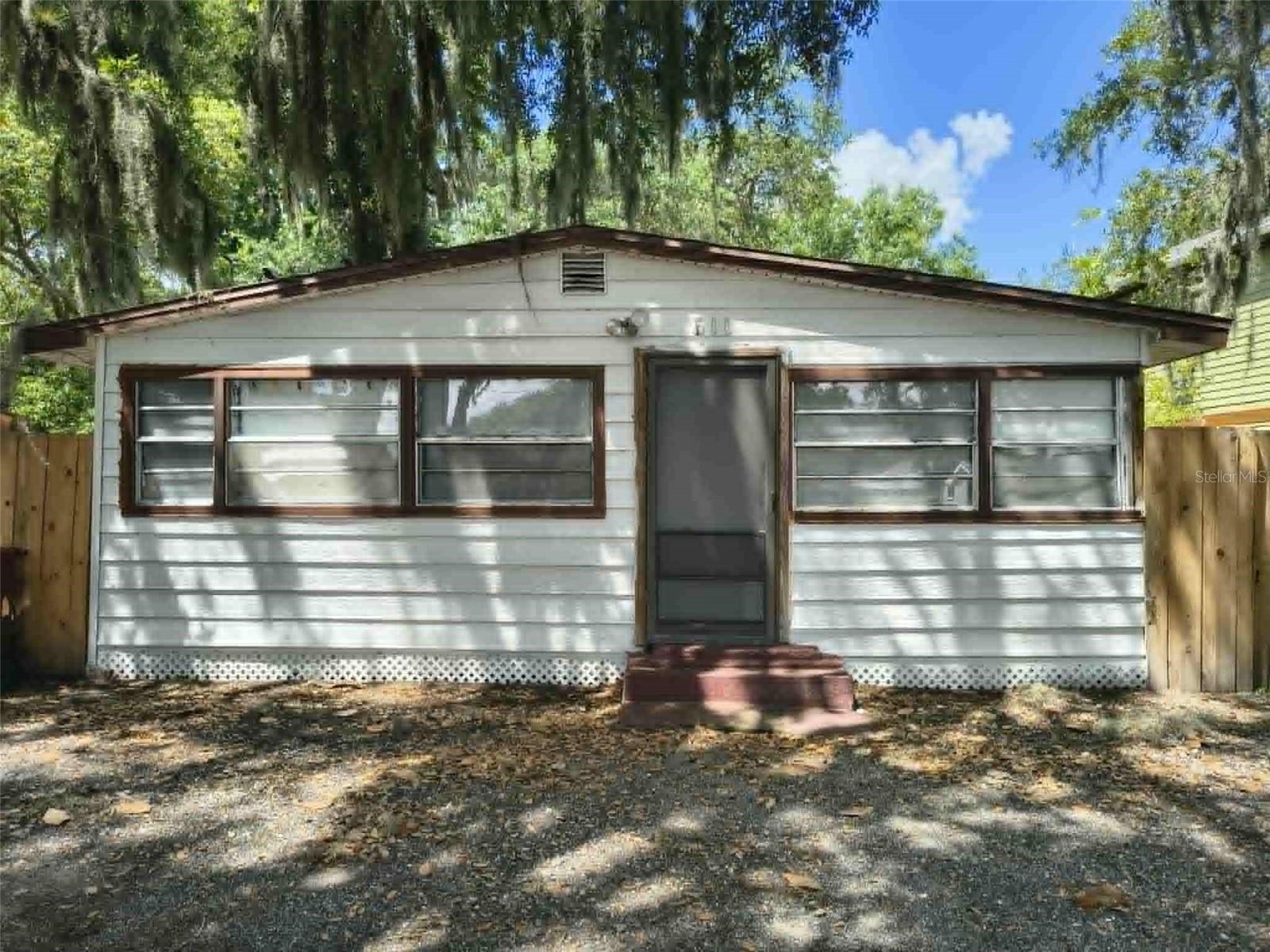 611 SHORT STREET