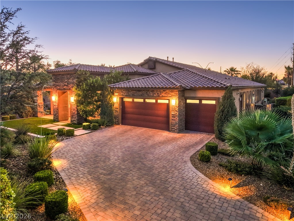 7119 Arabian Ridge Street