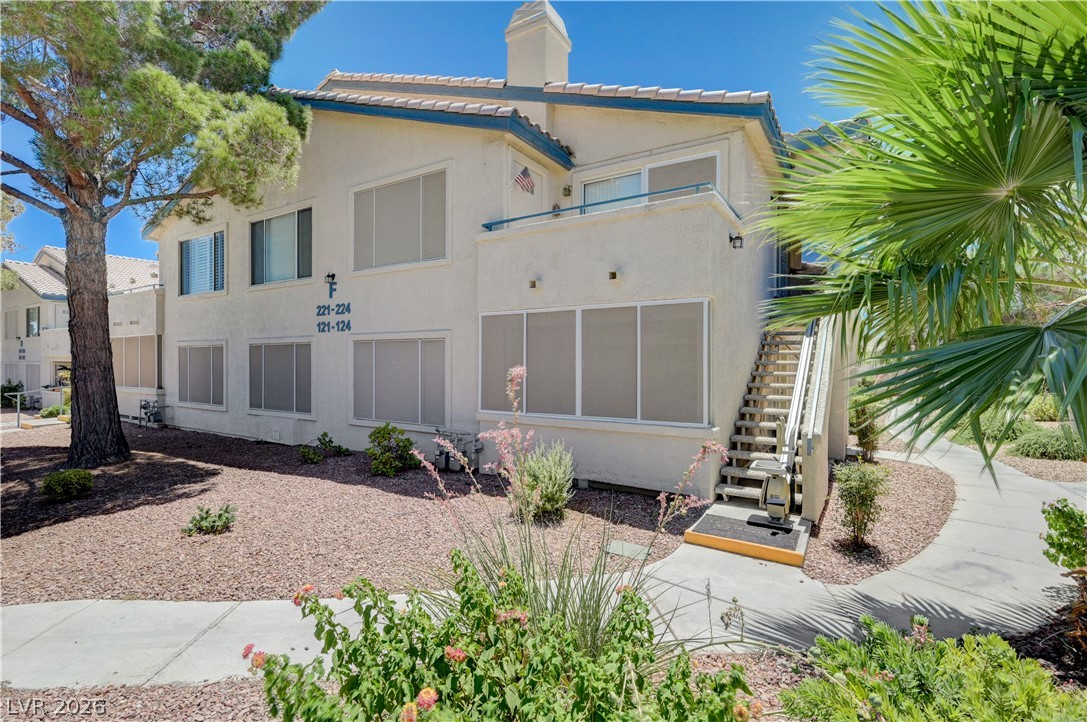 3425 East RUSSELL Road 223