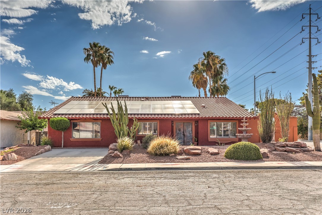 4411 Paseo El Rio Drive