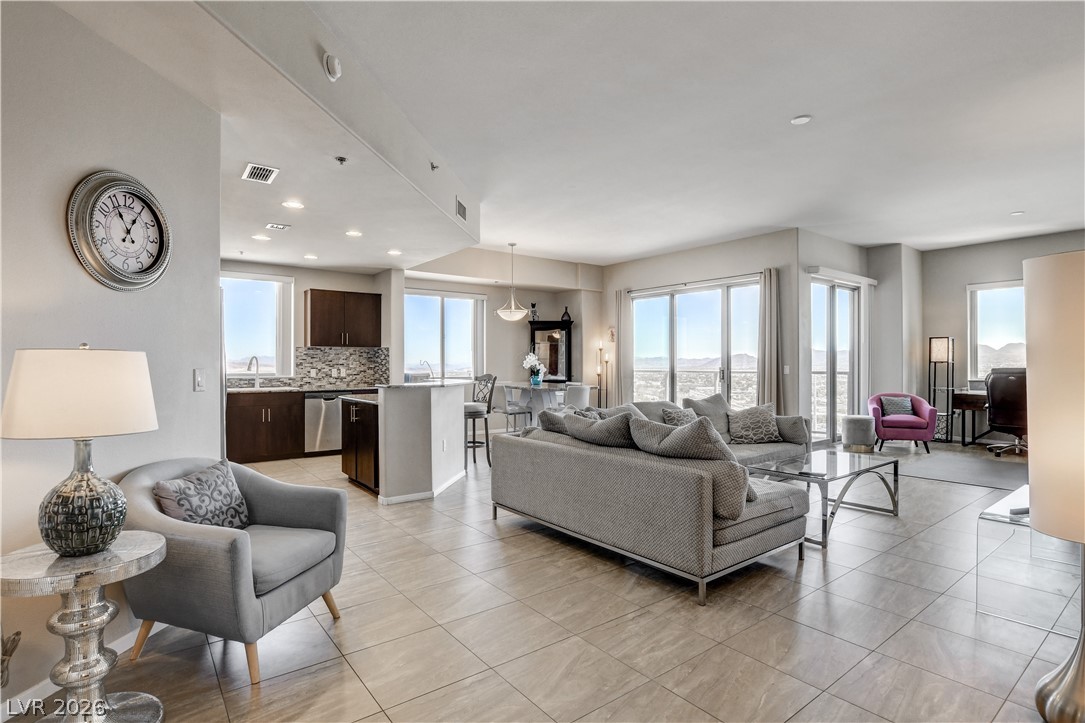 8255 LAS VEGAS Boulevard 1311