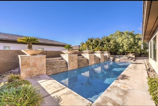 7 Holly Tree Court