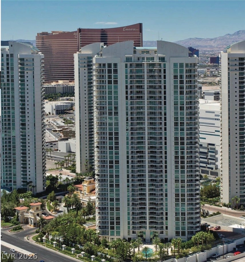 2877 Paradise Road 304
