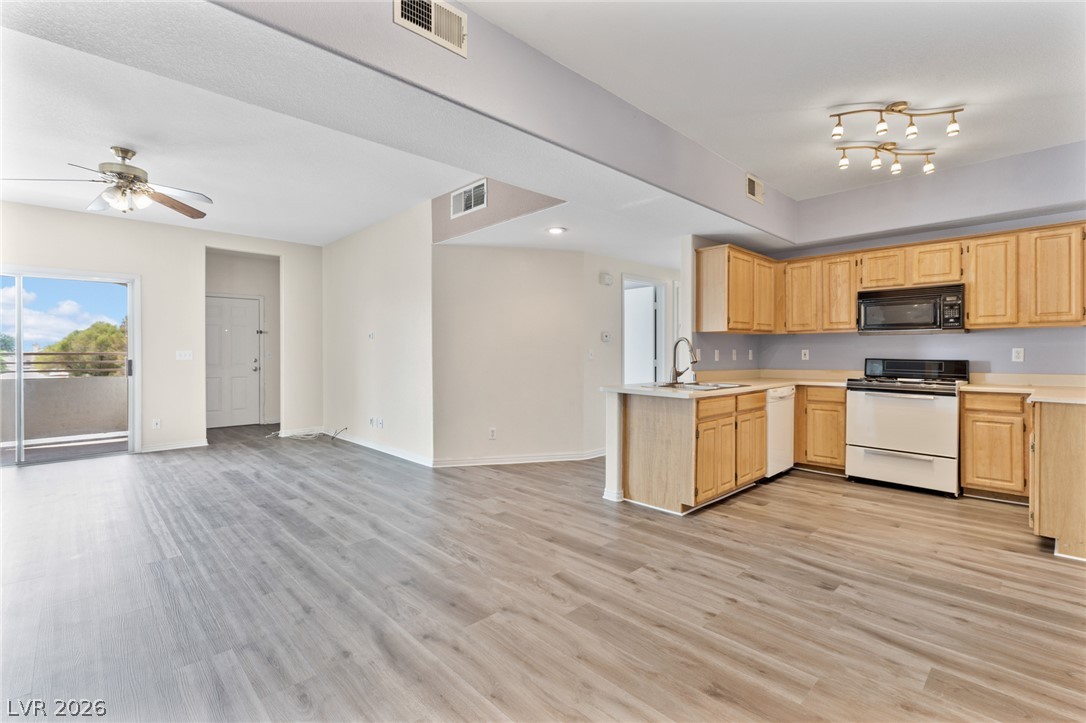 5655 East Sahara Avenue 2060