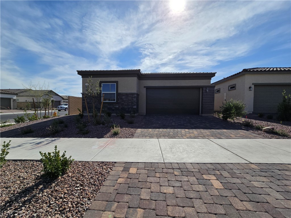 852 Weston Ridge Street