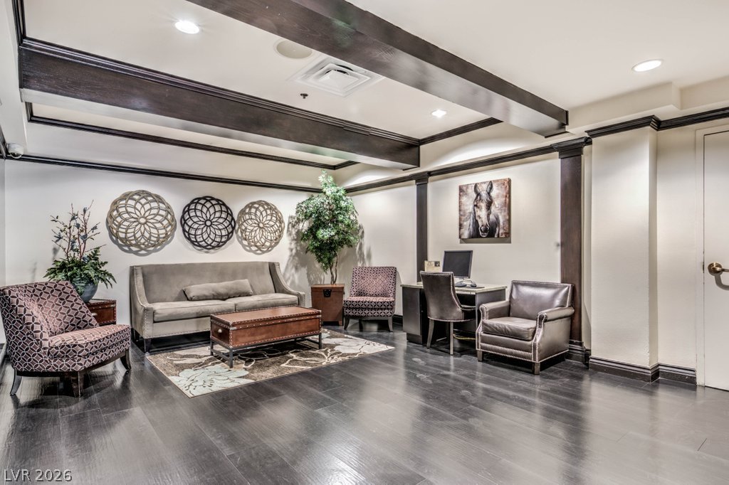 3700 Las Vegas Boulevard 672
