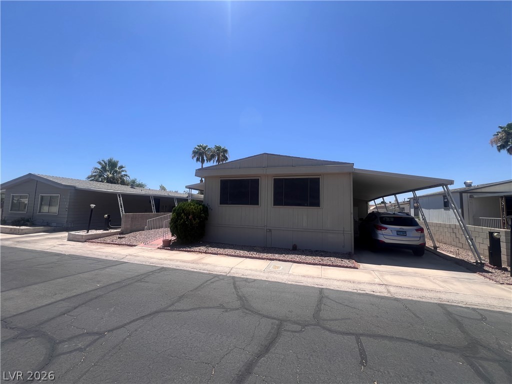 5565 Tres Piedras Road