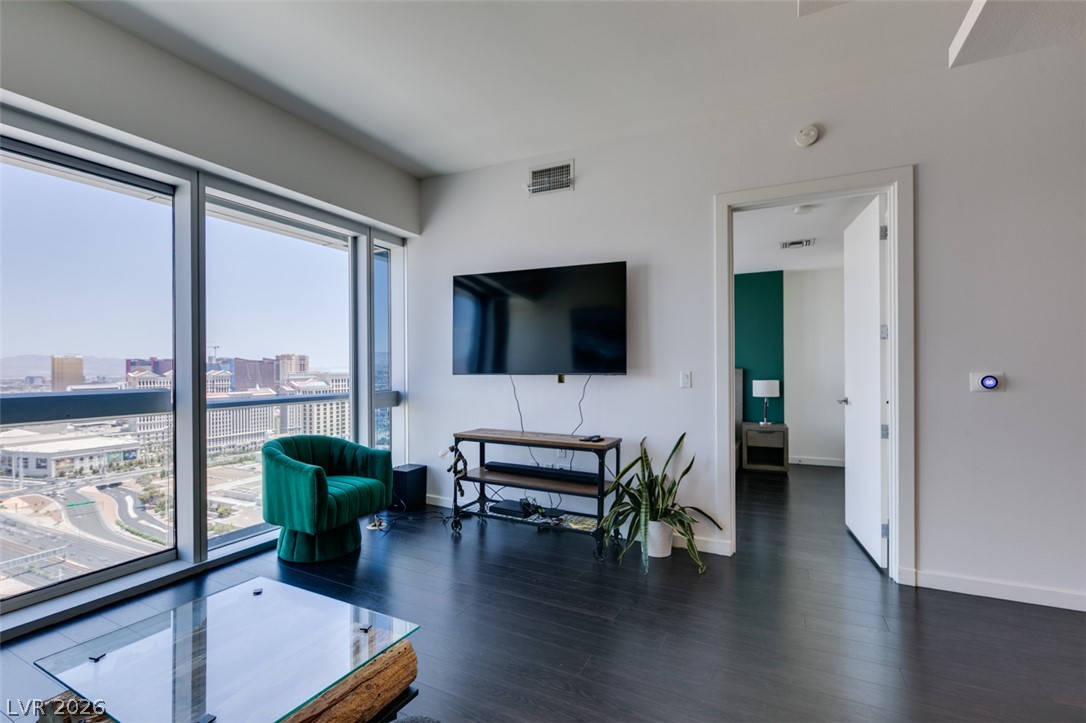 4471 Dean Martin Drive 4004