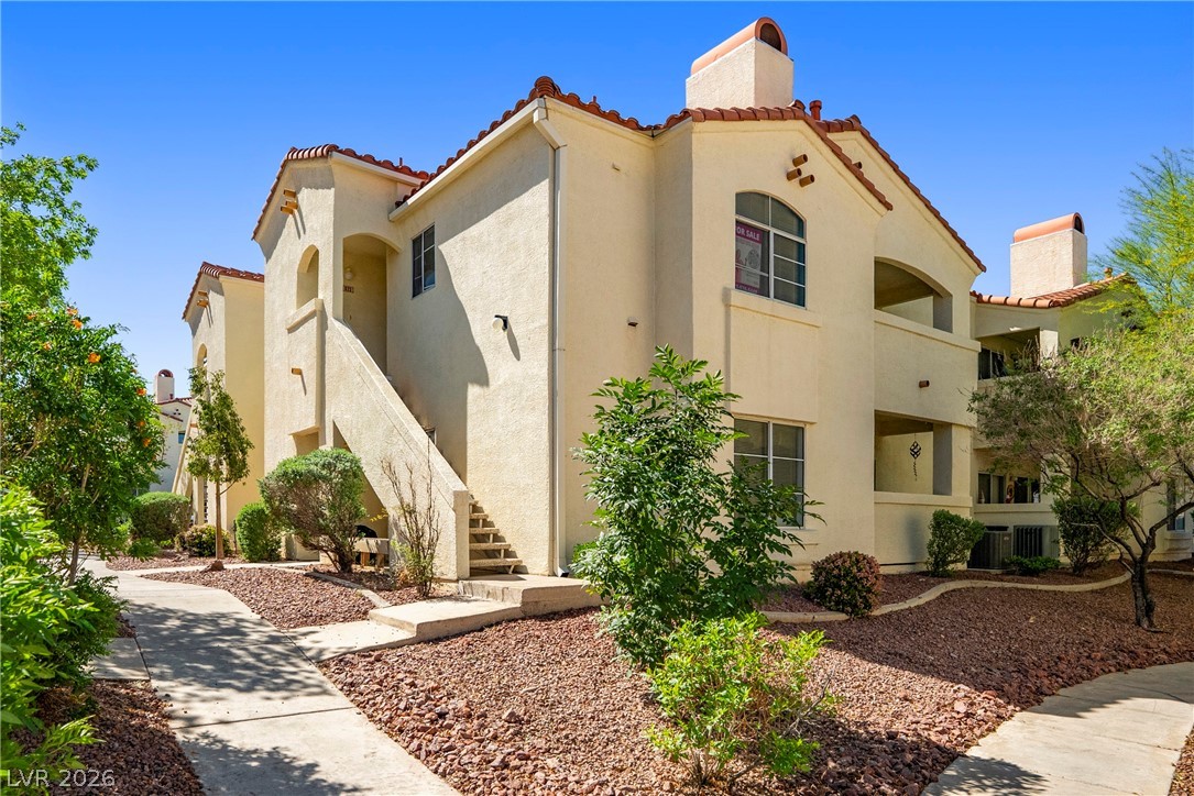 698 South Racetrack Road 823