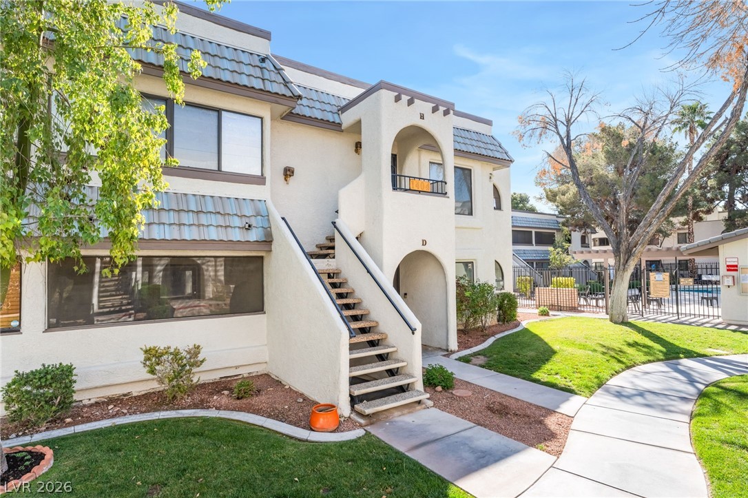 1404 Santa Margarita Street D