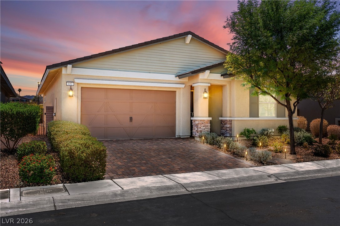 652 Longfeather Street