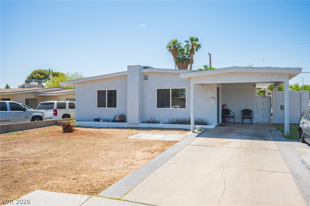 1900 East Mesquite Avenue