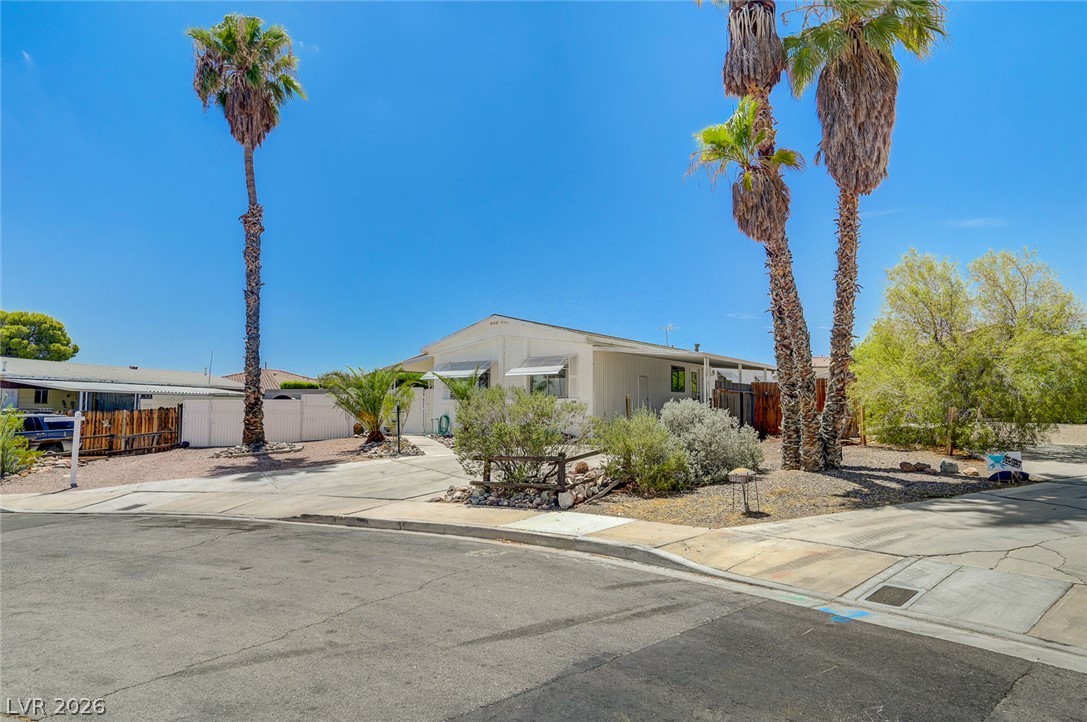 1010 La Mesa Way