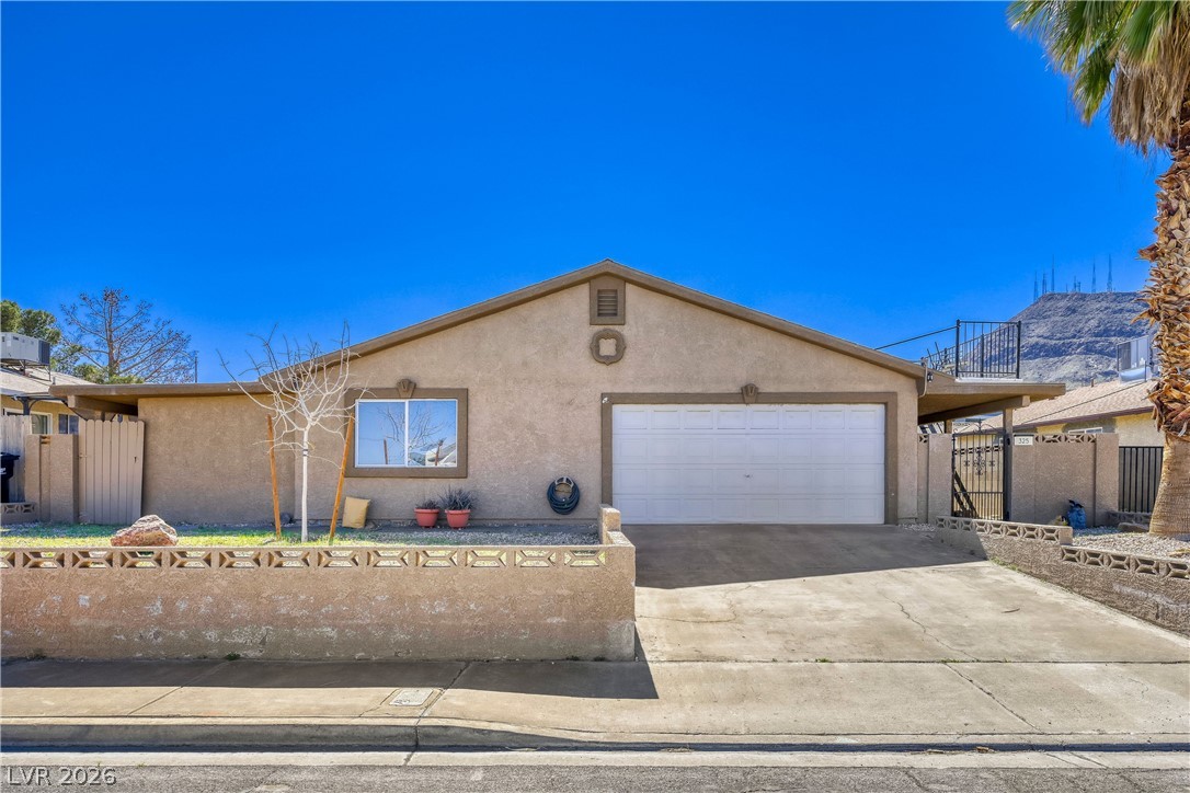 325 West Rochell Drive