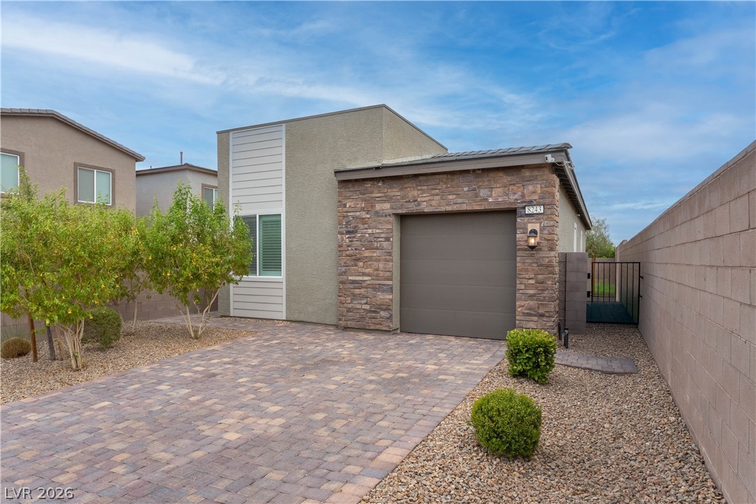 8243 Vino Merlot Avenue