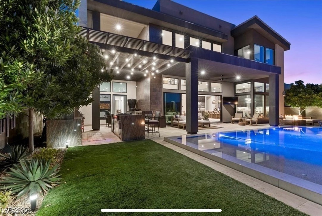 10941 Earth Hues Court