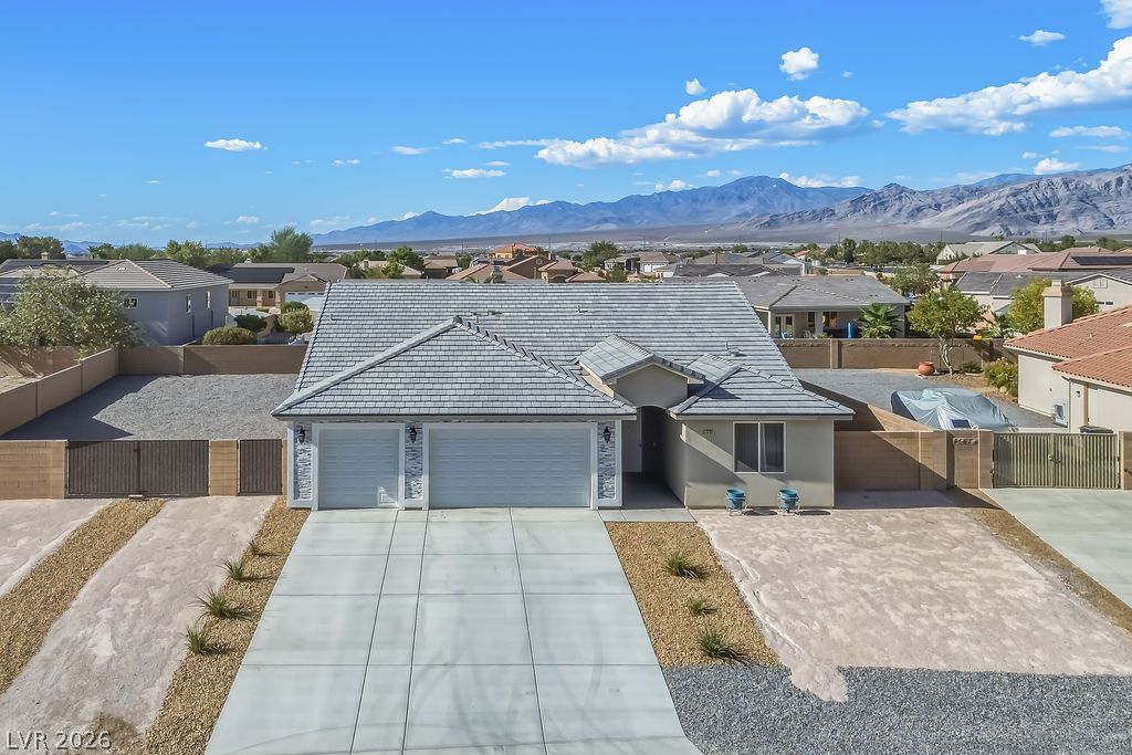 4930 East Ridgewood Drive