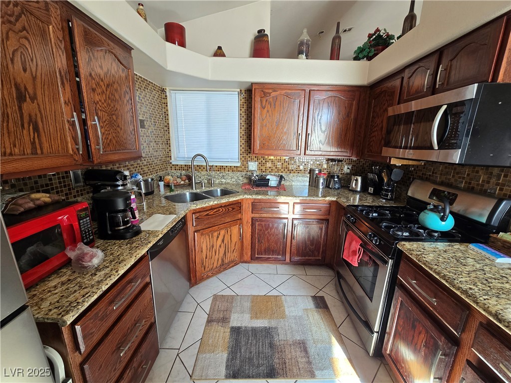 3830 Passionfruit Street
