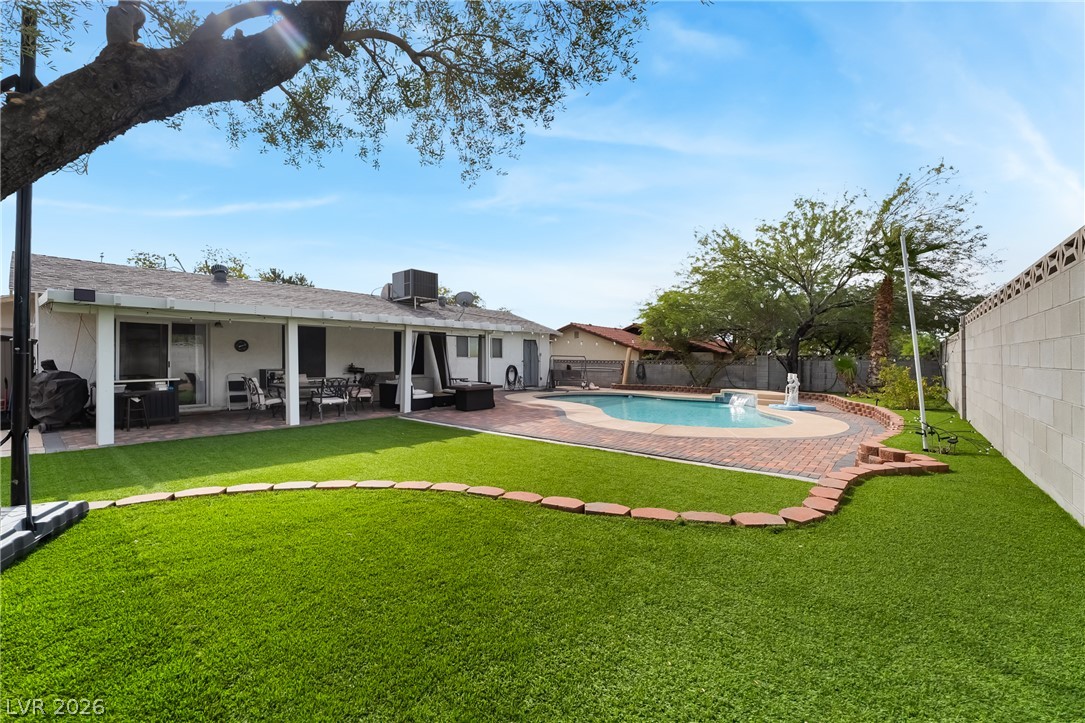 1404 Gloria Lane